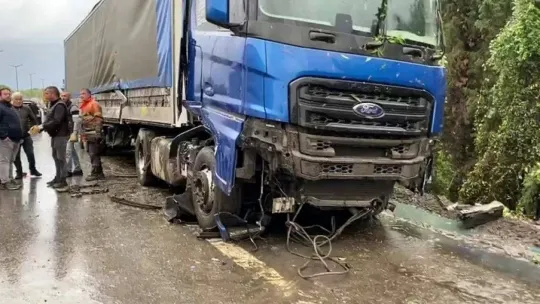 Anadolu Otoyolu'nu kilitleyen kaza