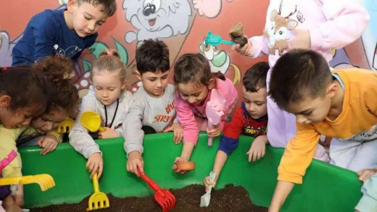Anaokulu öğrencilerine deneysel arkeoloji eğitimi