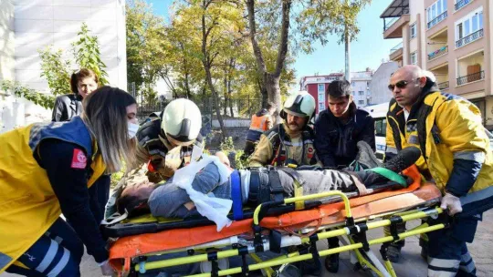 Ankara Büyükşehir'den Düzce Depremi'nin yıl dönümünde anlamlı tatbikat