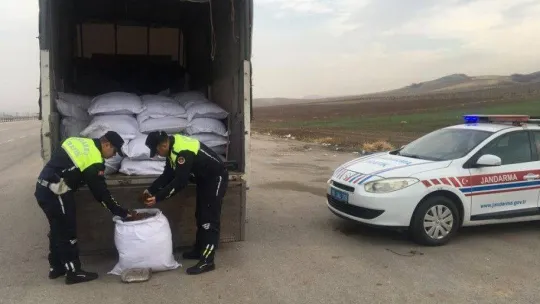 Ankara'da 2 tondan fazla kıyılmış tütün ele geçirildi