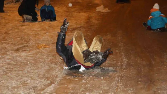 Ankara'da karın keyfini çocukları çıkardı