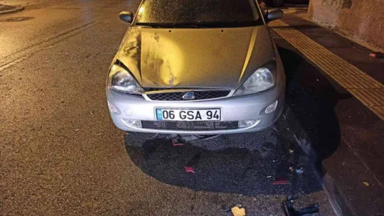 Ankara'da minibüs ile otomobilin çarpıştığı kazada 1 kişi yaralandı