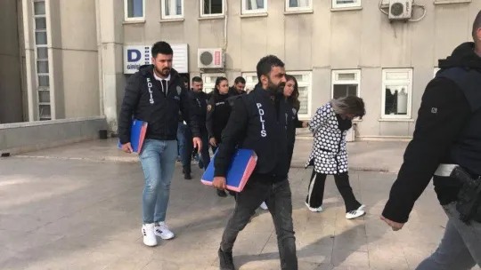 Ankara ve Konya'da suç çetesi operasyonunda 20 şüpheli adliyeye sevk edildi