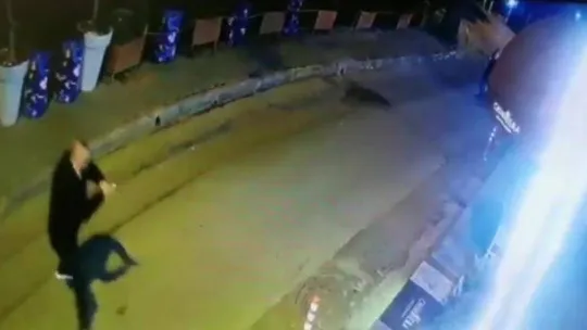 Anlaşmazlığa düşen valeler sokak ortasında birbirlerine kurşun yağdırdı