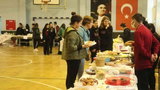 Anneler ve çocukları iyilik için bir arada