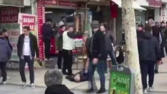 Annesini rahatsız ettiği iddiasıyla tartıştığı şahsı bıçaklamıştı: 13 yaşındaki çocuk tutuklandı