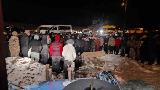 Antakya'da depreme yakalanan karı koca, Diyarbakır'da toprağa verildi