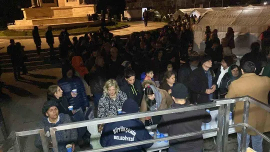 Antalya Büyükşehir Belediyesi Hatay'da çadır kent kurdu