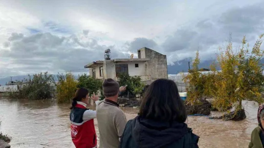 Antalya'da selden etkilenen vatandaşlar için 8 Psikososyal Destek Ekibi sahada