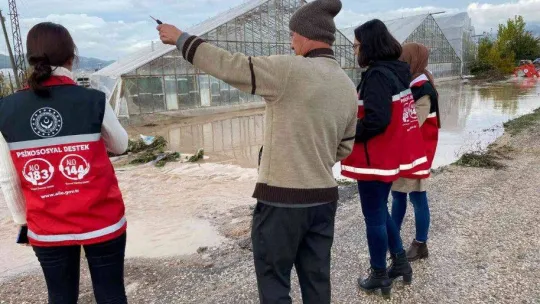 Antalya'da selden etkilenen vatandaşlar için 8 Psikososyal Destek Ekibi sahada