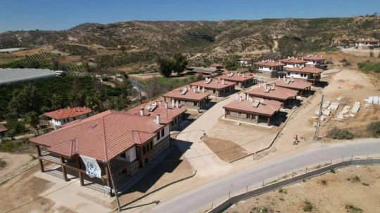 Antalya'daki yangın afeti sonrası 150 konut daha hak sahiplerine teslim edilecek