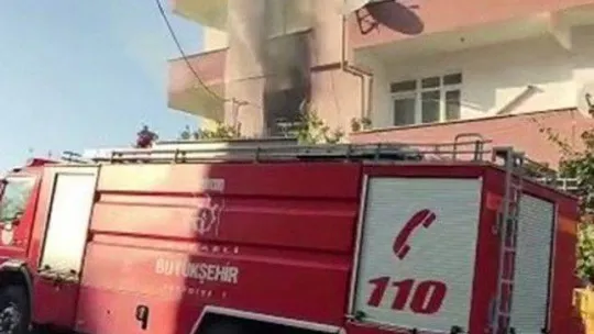 Apartman dairesi alev alev yandı
