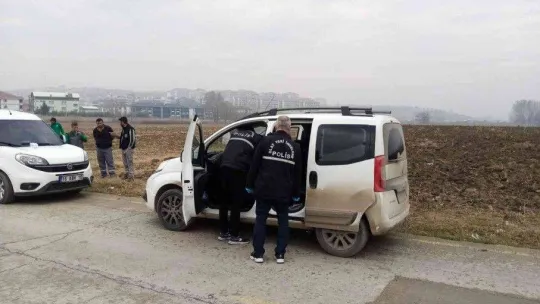 Araç içinde tabancayla vurulmuş halde bulundu