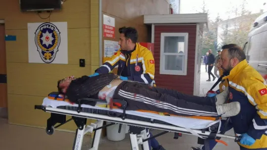 Araç içinde tabancayla vurulmuş halde bulundu