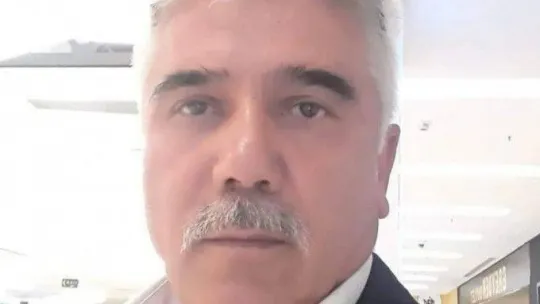 Aracı içerisinde silahlı saldırıya uğrayan minibüsçünün kaza anı kamerada