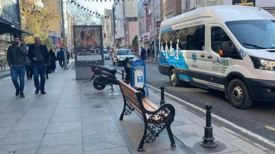 Aracın çarptığı yayanın havaya savrulduğu anlar kameraya yansıdı