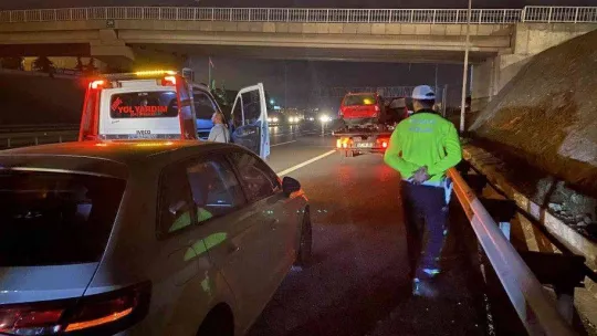Aracını TEM'e bırakıp polisten kaçtı, zincirleme kazaya sebep oldu