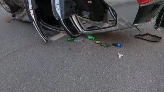 Aracıyla takla atan kadın sürücü yaralandı