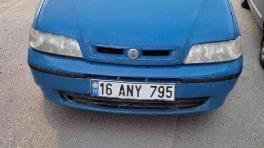 Araçlara çarparak devrildi: 2 yaralı