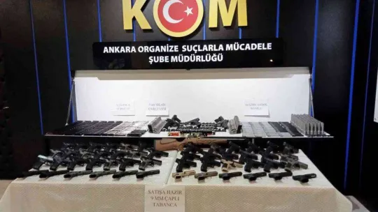 Aralarında eski yüzbaşının bulunduğu kaçak silah çetesine operasyon: 14 gözaltı