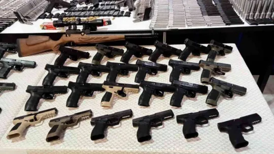 Aralarında eski yüzbaşının bulunduğu kaçak silah çetesine operasyon: 14 gözaltı