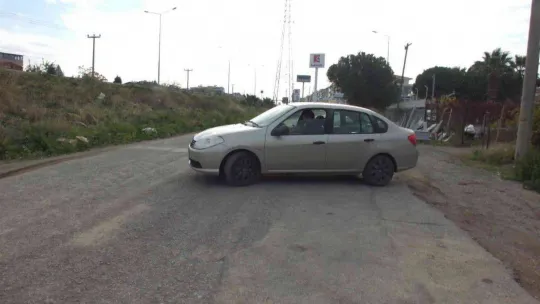 Arazisinden geçen yolu 'istimlak bedeli ödenmediği' gerekçesiyle kapattı