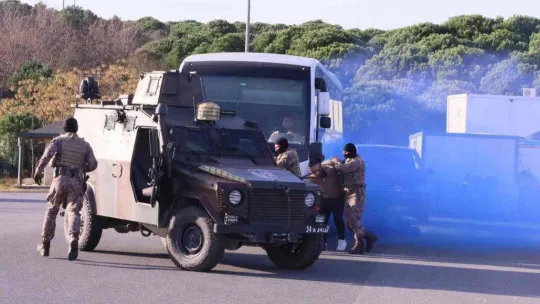 Araziye inen özel harekat polislerinden nefes kesen tatbikat