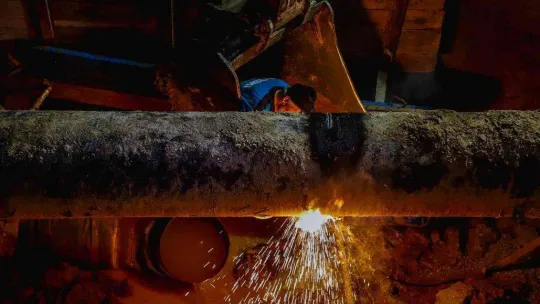 Arifiye'ye içme suyu sağlayan hat, sabaha kadar süren çalışmalar ile yenilendi