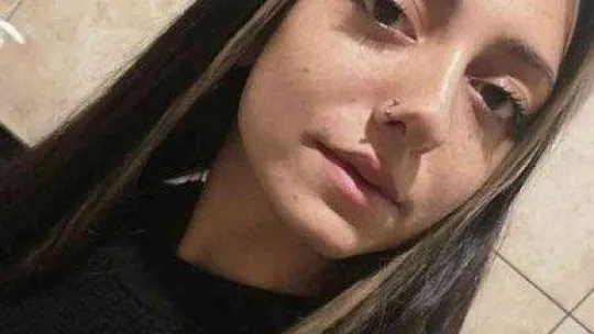 Arkadaşının ateşlediği silahla vurularak ölen genç kızın ağabeyi konuştu: 'Bu işte bir çelişki var, orada bir şey oldu ve bir kişinin üzerine yıkıldı'