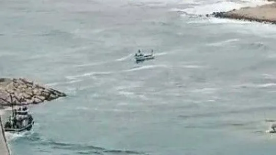 Arnavutköy 'de rüzgar nedeni ile tekne limana yanaşamadı