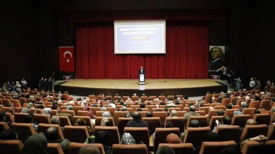 Arnavutköy'de 2 bin 137 öğrencinin ailesine 3 bin TL burs