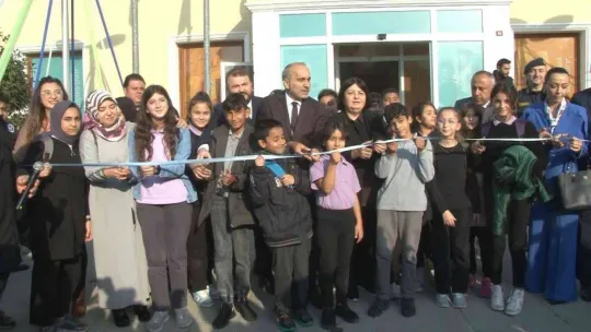 Arnavutköy'de Dr. Sadık Ahmet kütüphanesi açıldı