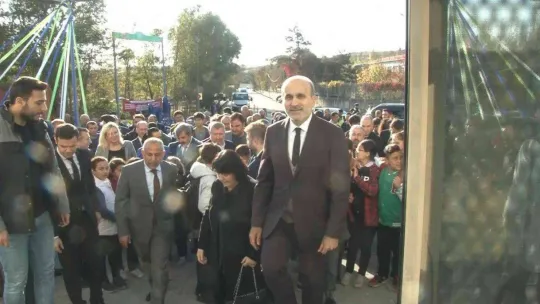 Arnavutköy'de Dr. Sadık Ahmet kütüphanesi açıldı