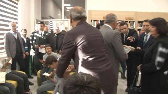 Arnavutköy'de Dr. Sadık Ahmet kütüphanesi açıldı