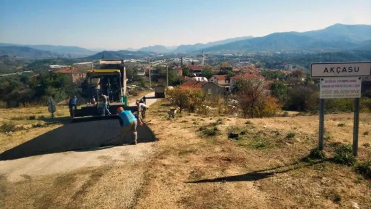 Asfaltlama çalışmaları hız kesmeden devam ediyor