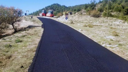 Asfaltlama çalışmaları hız kesmeden devam ediyor