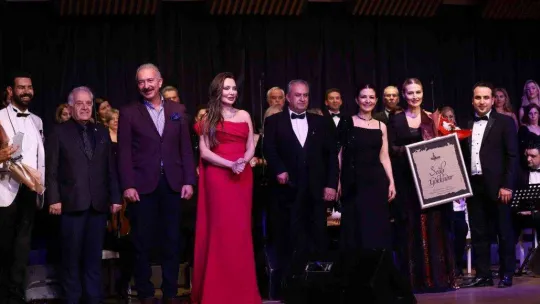 Ata Kent Türk Sanat Müziği Topluluğu'nda ilk