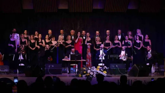 Ata Kent Türk Sanat Müziği Topluluğu'nda ilk