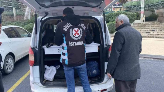 Ataşehir'de ceza yiyen servis şoföründen gazetecilere hakaret: 'Soytarı gibi almışlar ellerine kamerayı'