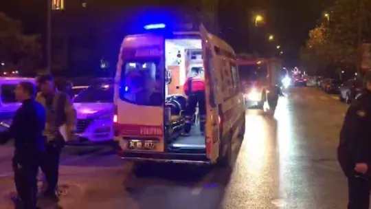 Ataşehir'de iki otomobil çarpıştı: 3 yaralı