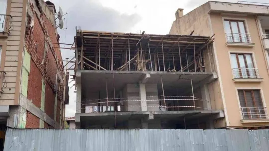 Ataşehir'de inşaattan düşen bekçinin cansız bedenini işçiler buldu