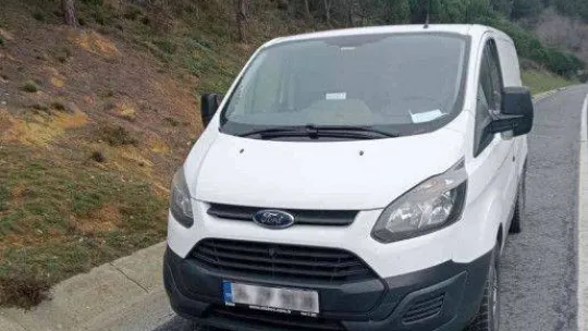 Ataşehir'de kucağında çocukla minibüs kullanan sürücüye ceza