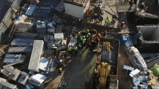 Ataşehir'de metro şantiyesinde yüksekten düşen işçi yaralandı