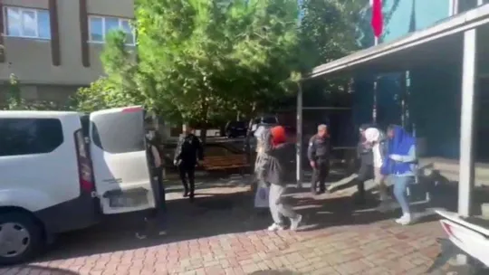 Ataşehir'de özel hastanedeki skandal görüntülere ilişkin gözaltına alınan 8 kişi adliyeye sevk edildi