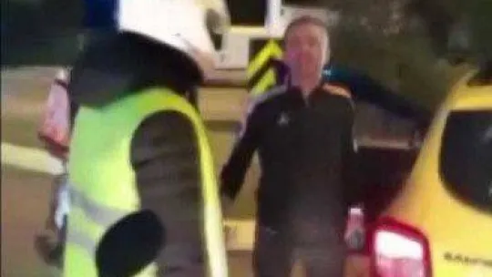 Ataşehir'de taksici ve motosikletli arasında yol verme kavgası kamerada