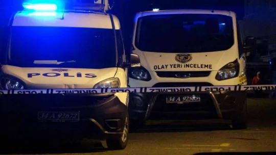 Ataşehir'de seyir halindeki araçtan kurşun yağdırdılar: 3 yaralı