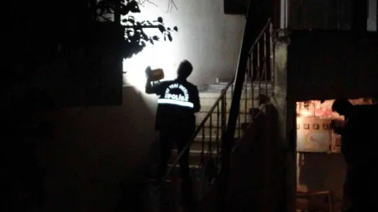 Ataşehir'de seyir halindeki araçtan kurşun yağdırdılar: 3 yaralı