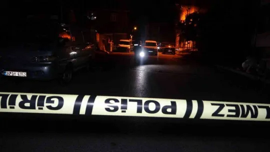 Ataşehir'de seyir halindeki araçtan kurşun yağdırdılar: 3 yaralı