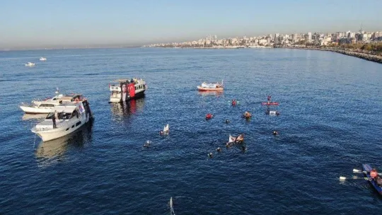 Atatürk, Maltepe'de 'Saygı Zinciri ve Dalışıyla' anıldı