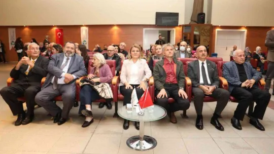 Atatürk'ün İzmit'ten son kez uğurlanışı belgesel gösterimiyle anıldı